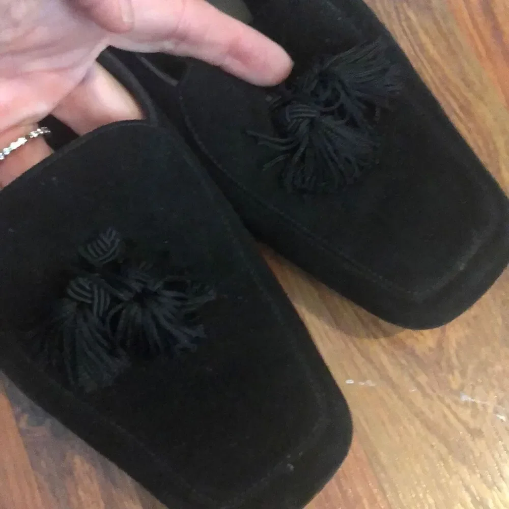 Salvador Ferragamo black suede closed toe tassel pumps 8.5￼ B